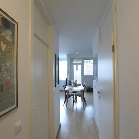 Thomas 028 Apartment *
